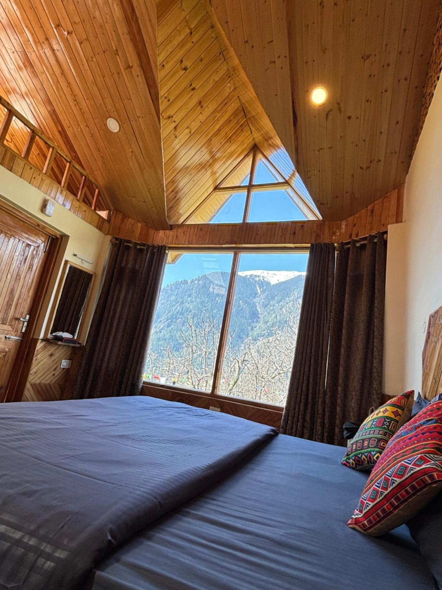 Anwara Lodge