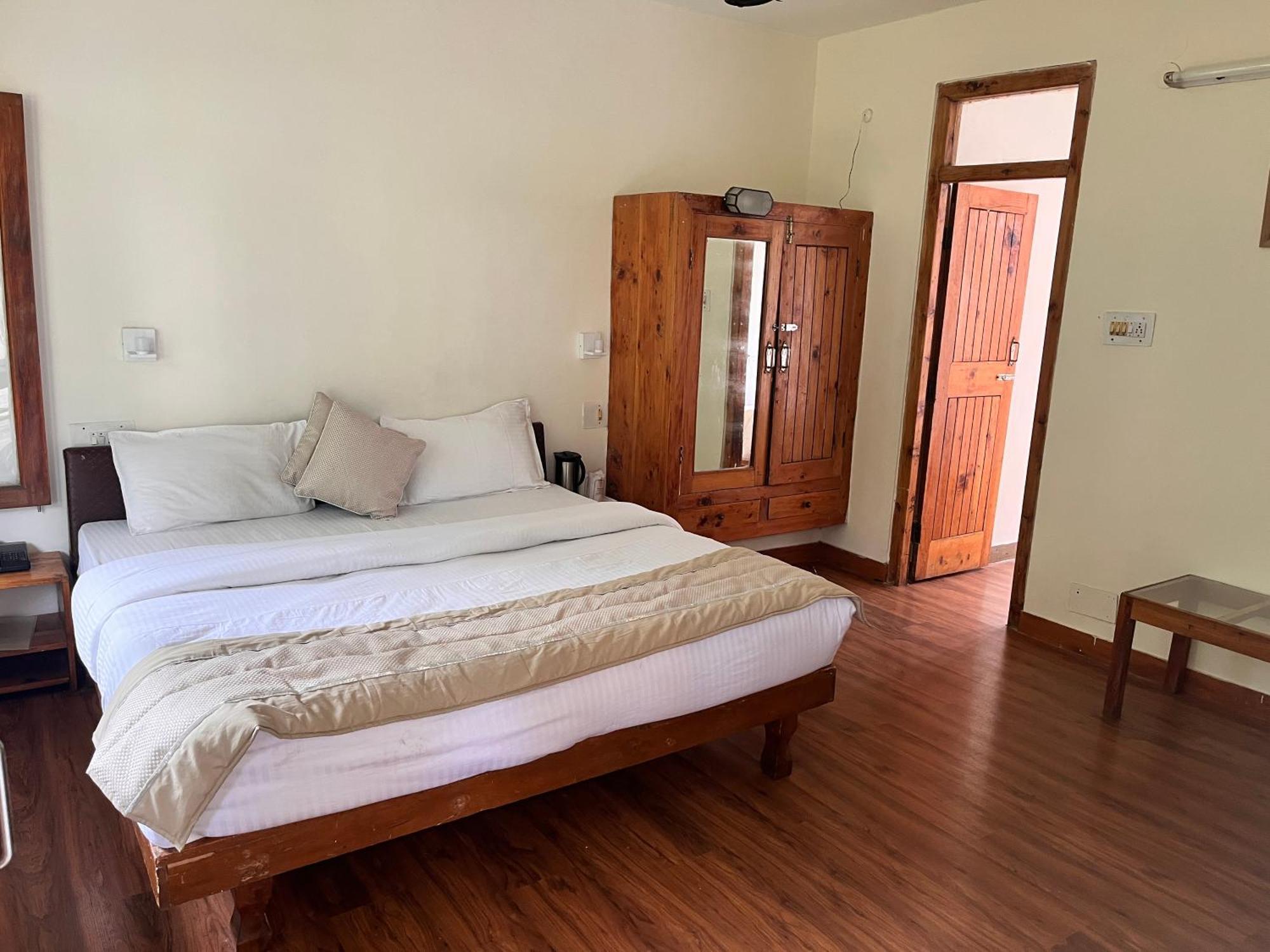 Tourist 10 Minutes Walking Distance From The Mall Hotel Manali (Himachal Pradesh)