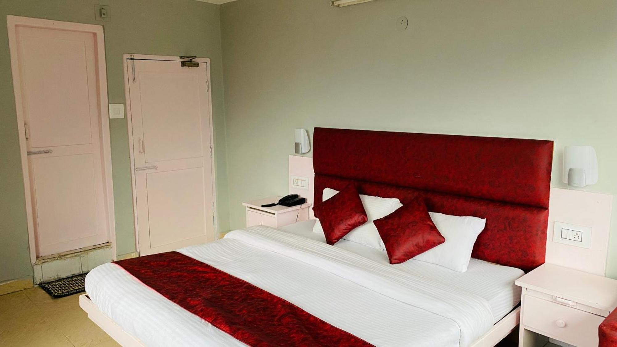 Meadows Grass Hotel 3*