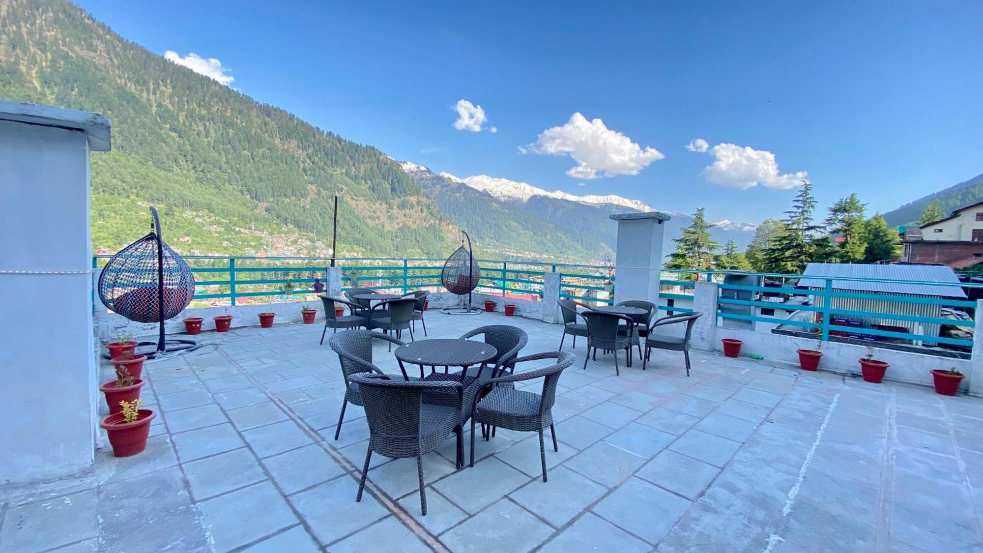 Hotel Meadows Grass Manali (Himachal Pradesh)