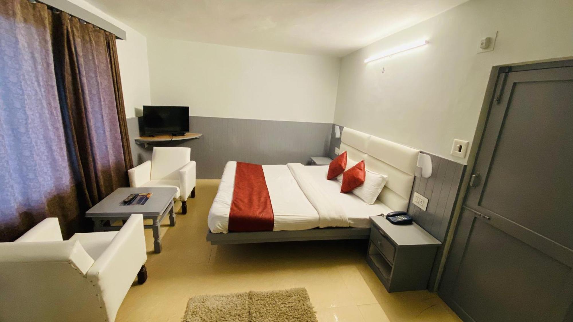 Meadows Grass Hotel 3*