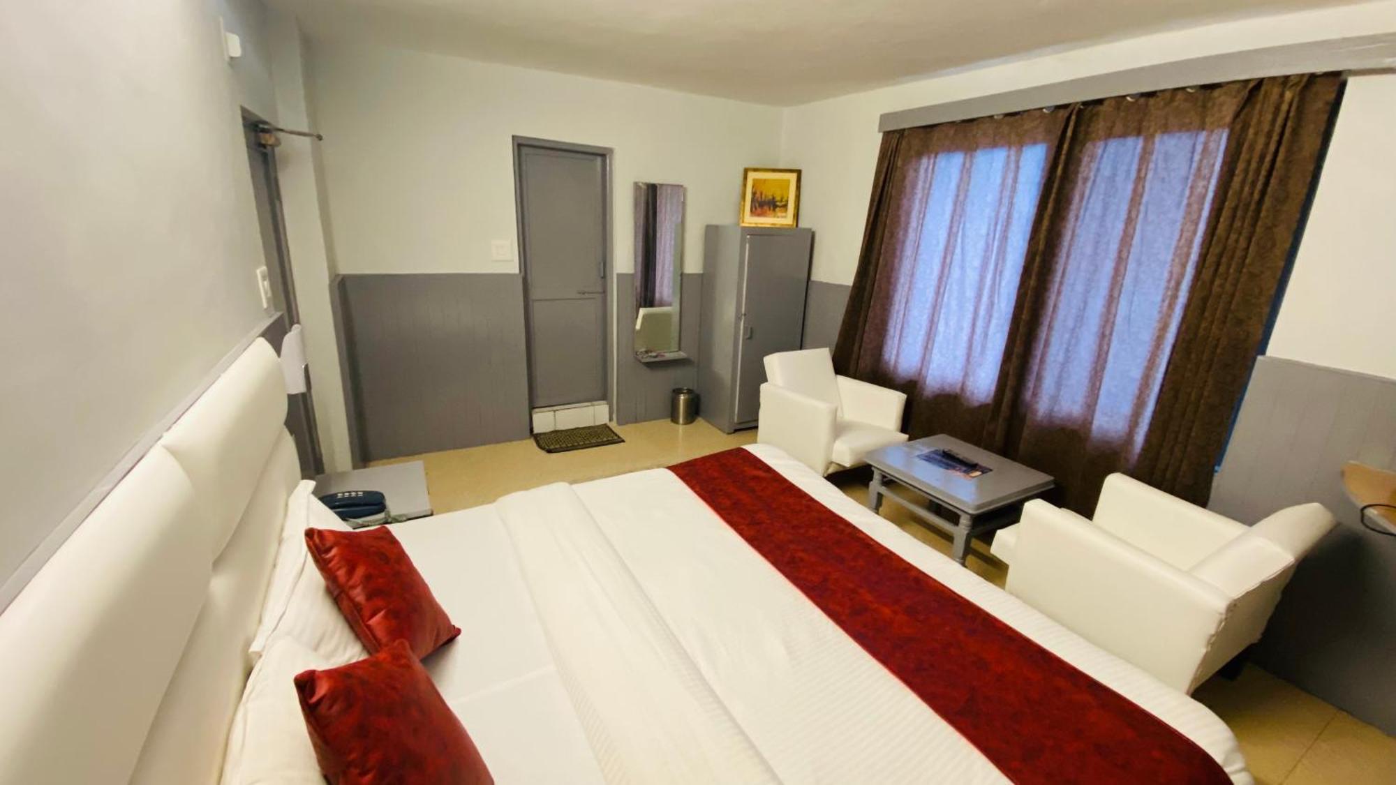 Meadows Grass Hotel
