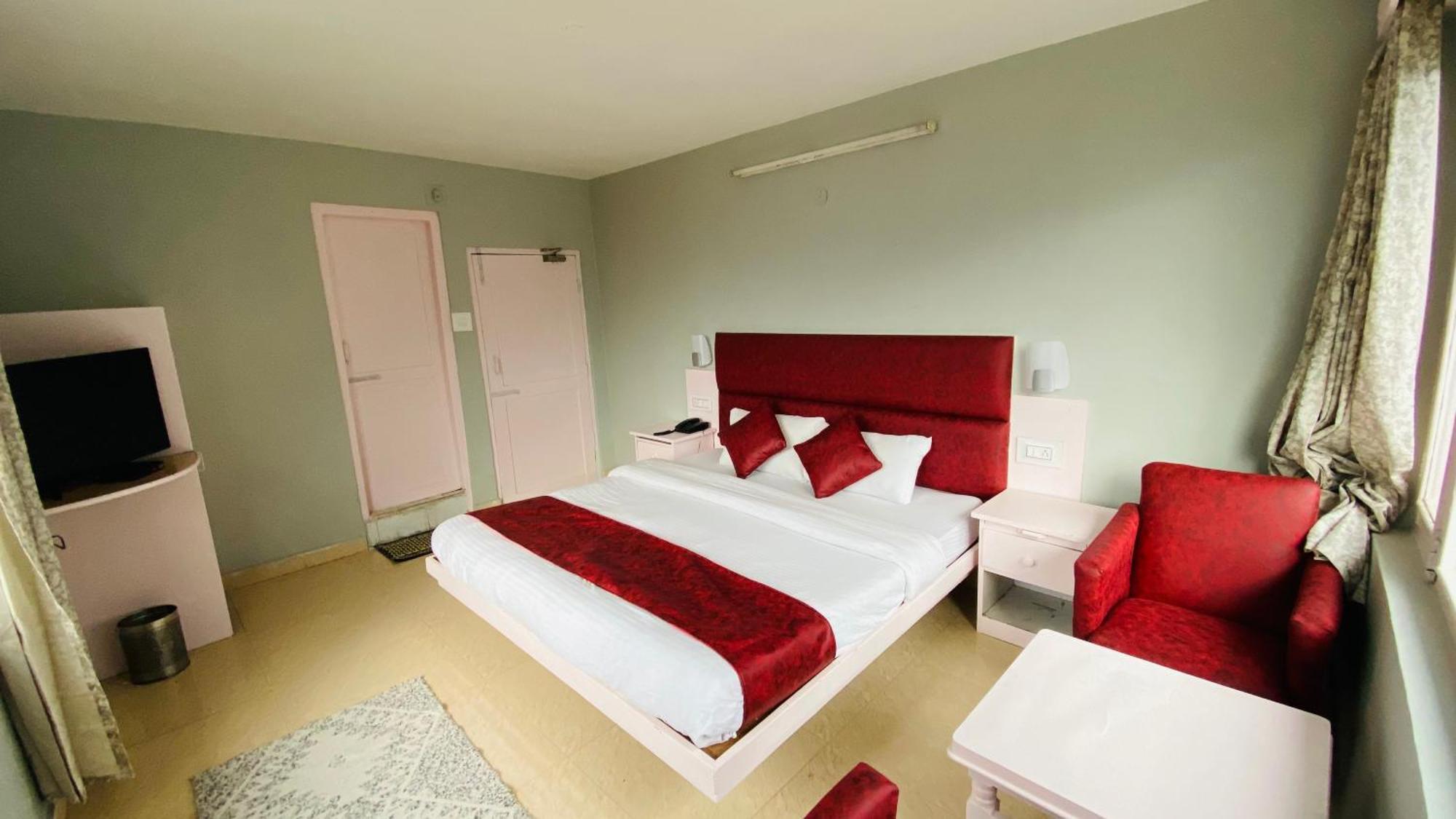 Hotel Meadows Grass 3*