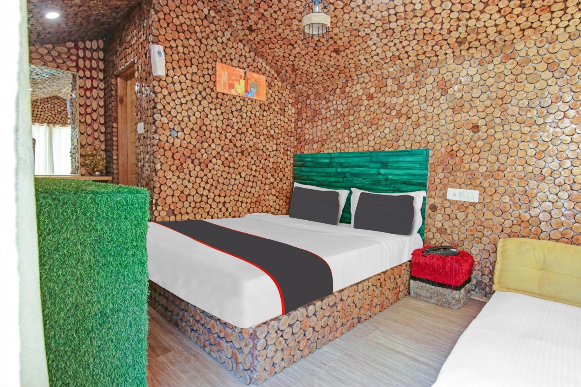 Collection O Hampta House Hotel