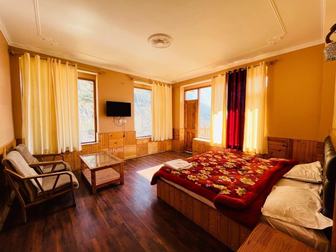 Rohtang Hotel