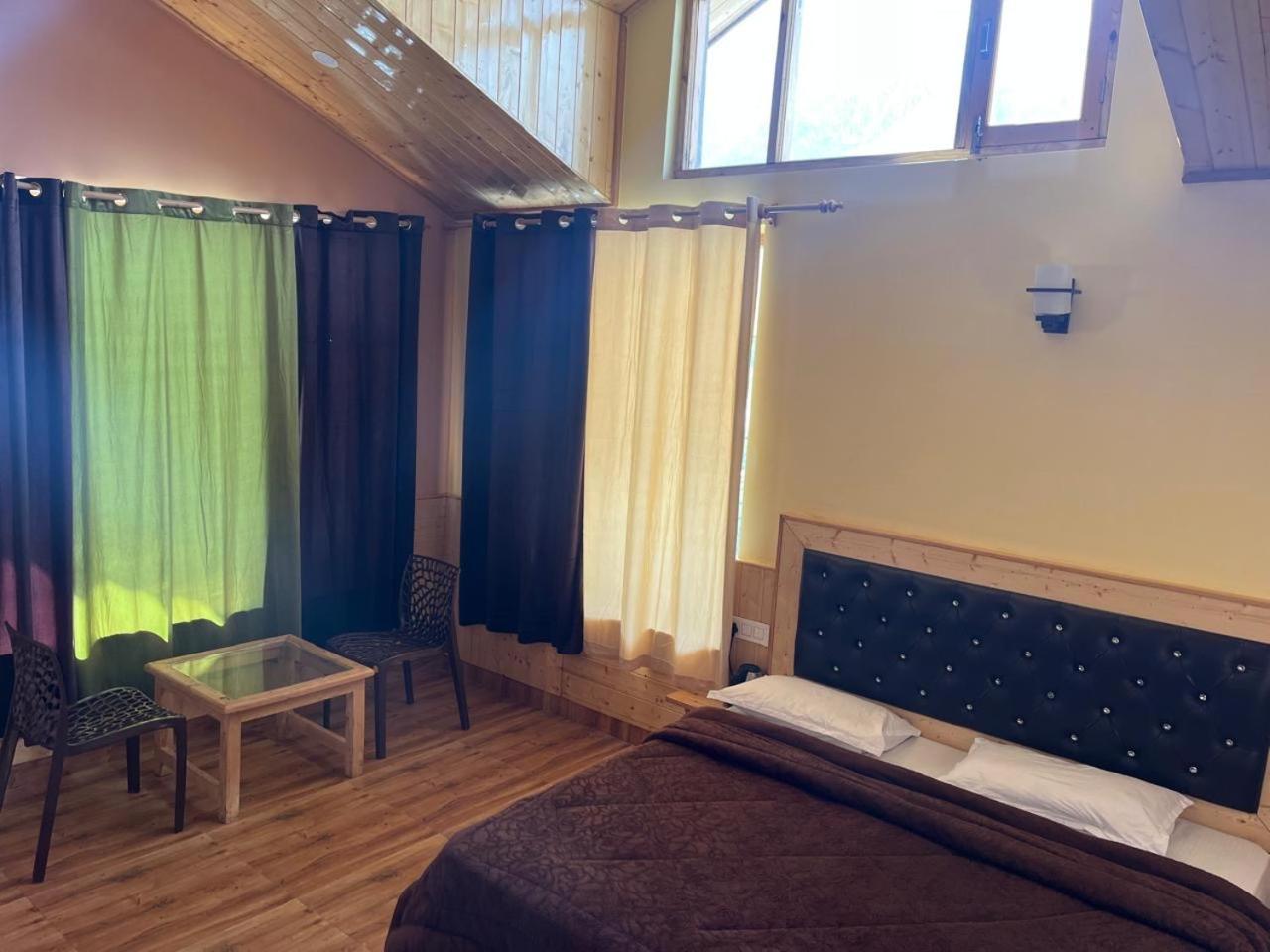 Hotel Rohtang