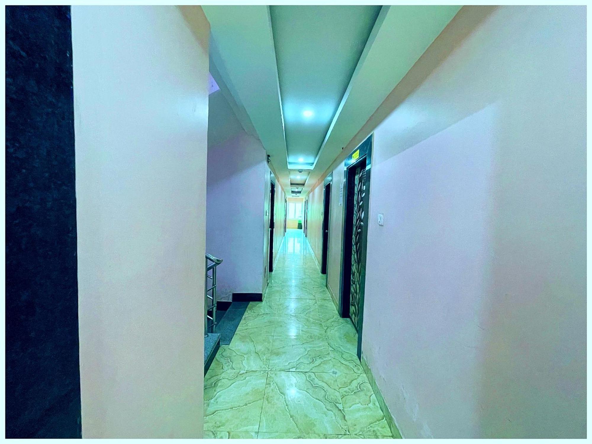 Hotel T H E - B D - R E S O R T - Free Parking - Jungle Safari And Restaurant Facilities -luxury & Spacious - Premium In 4*