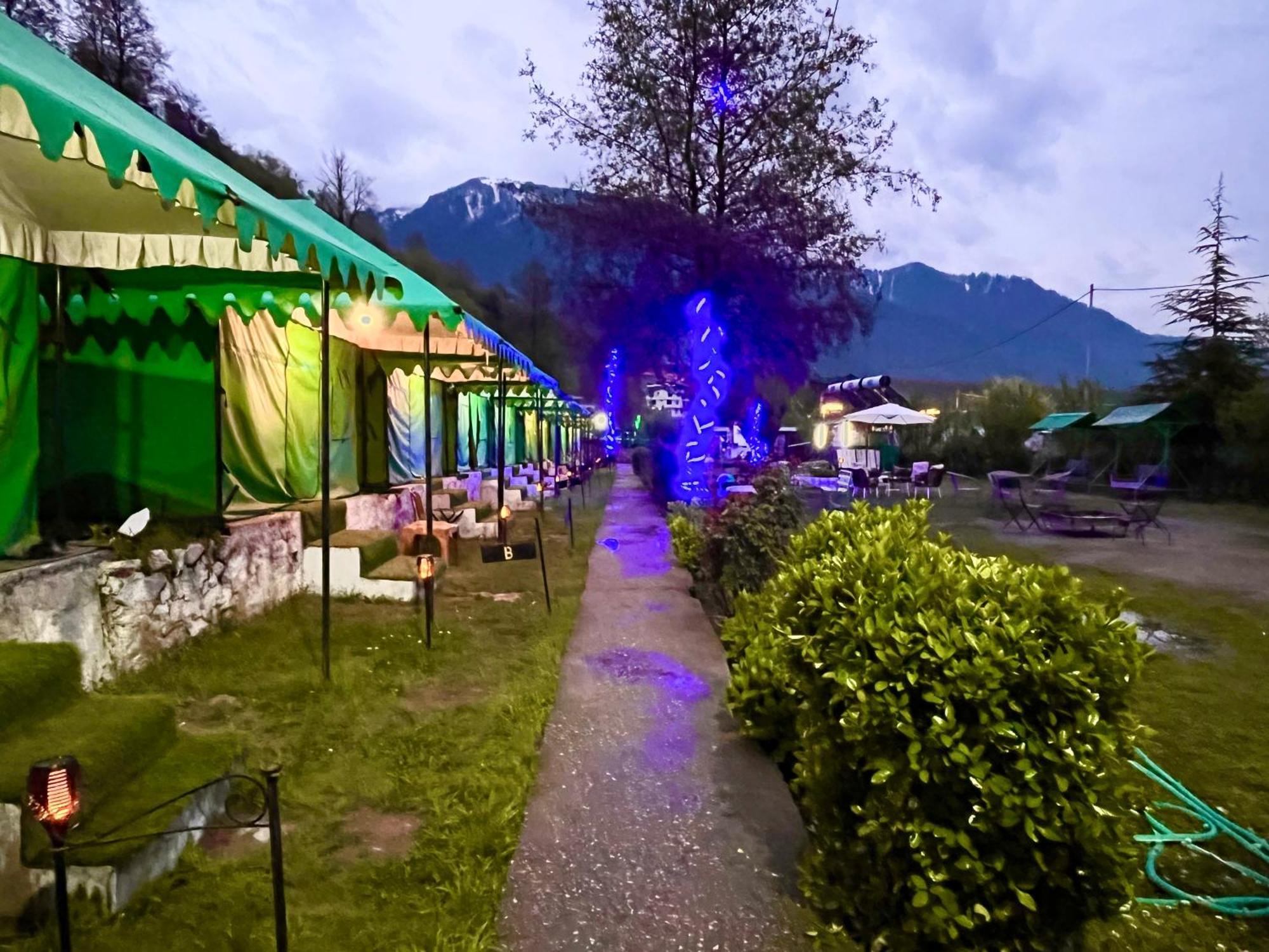 Himalayan Riverside Swiss #riverside #big Garden #parking #bonffire #music #budget Friendly #adventure 4* Manali (Himachal Pradesh)