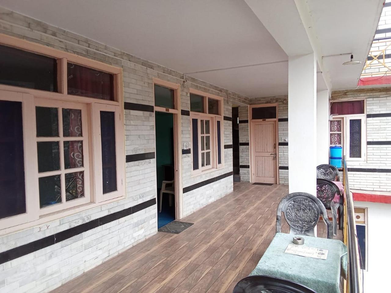 Apple Field House Hotel Manali (Himachal Pradesh)