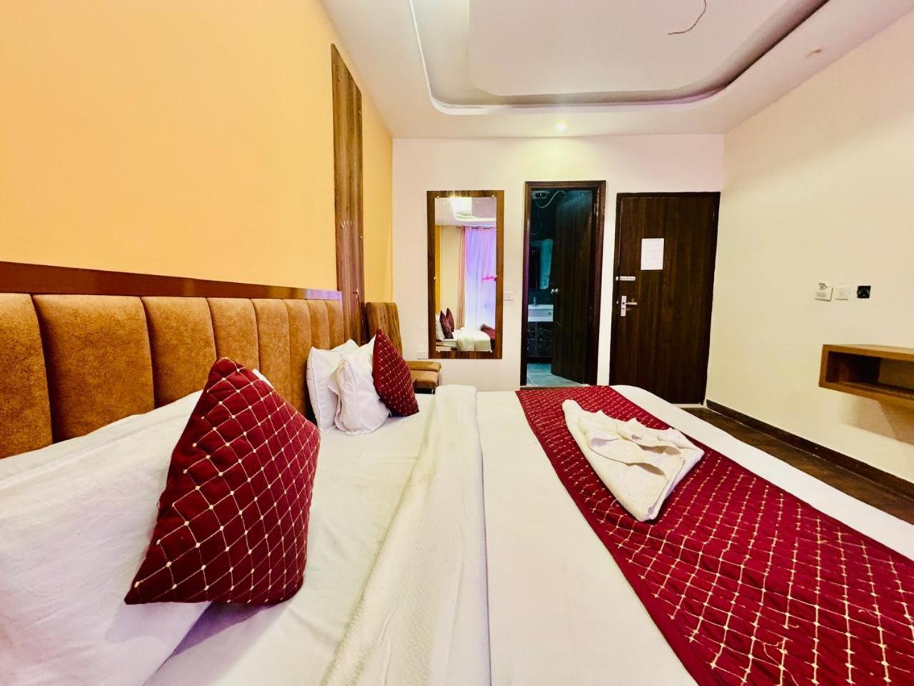 Residency's Royal Galaxy Palace Homestay *