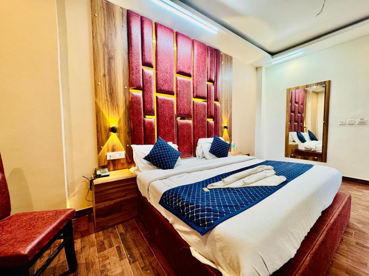 Residency's Royal Galaxy Palace * Manali (Himachal Pradesh)