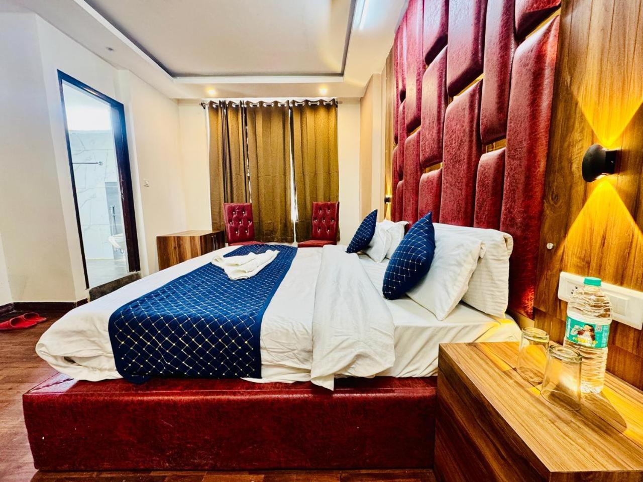 Homestay Residency's Royal Galaxy Palace *