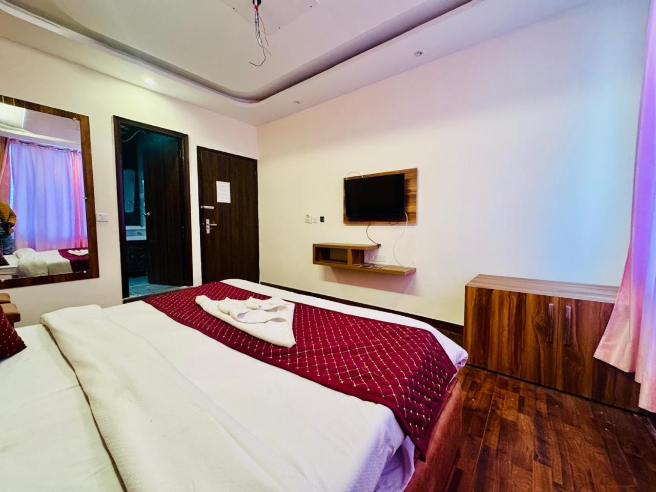 Residency's Royal Galaxy Palace *