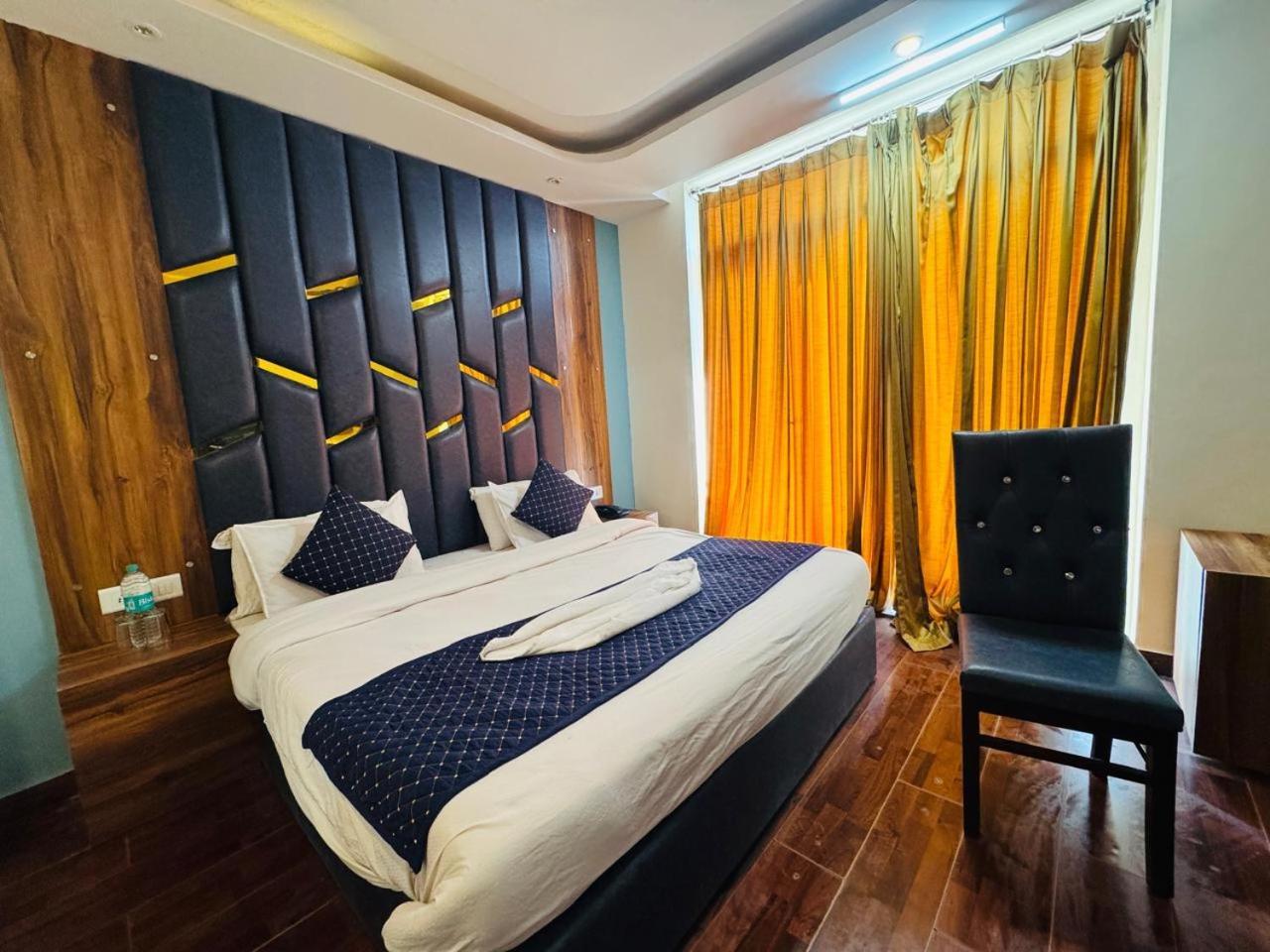 Homestay Residency's Royal Galaxy Palace *
