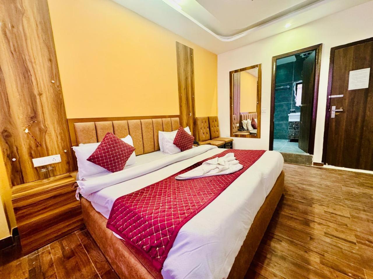 Residency's Royal Galaxy Palace Homestay *