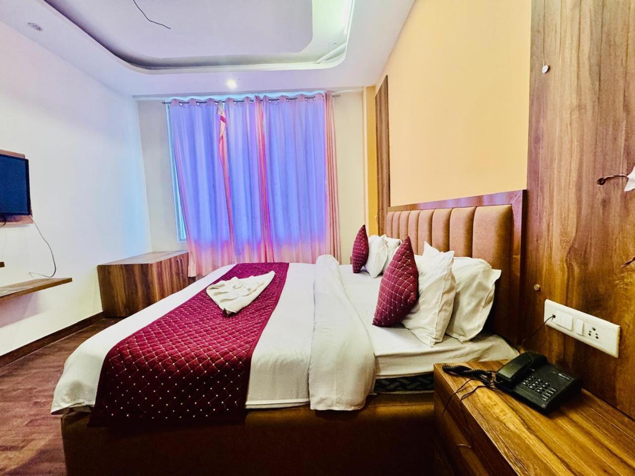 Residency's Royal Galaxy Palace *