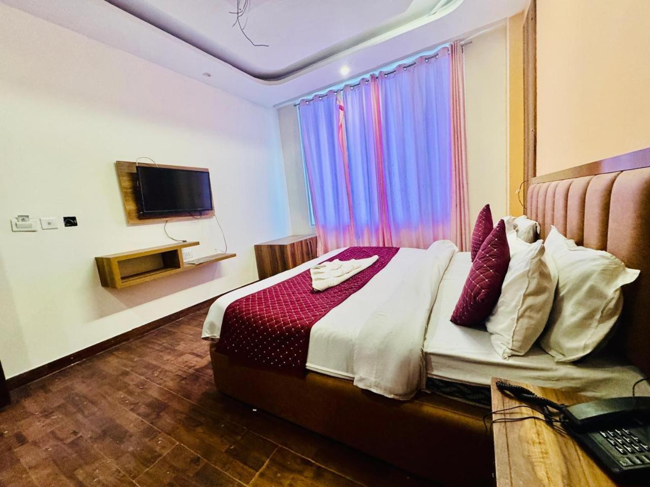 Residency's Royal Galaxy Palace Homestay