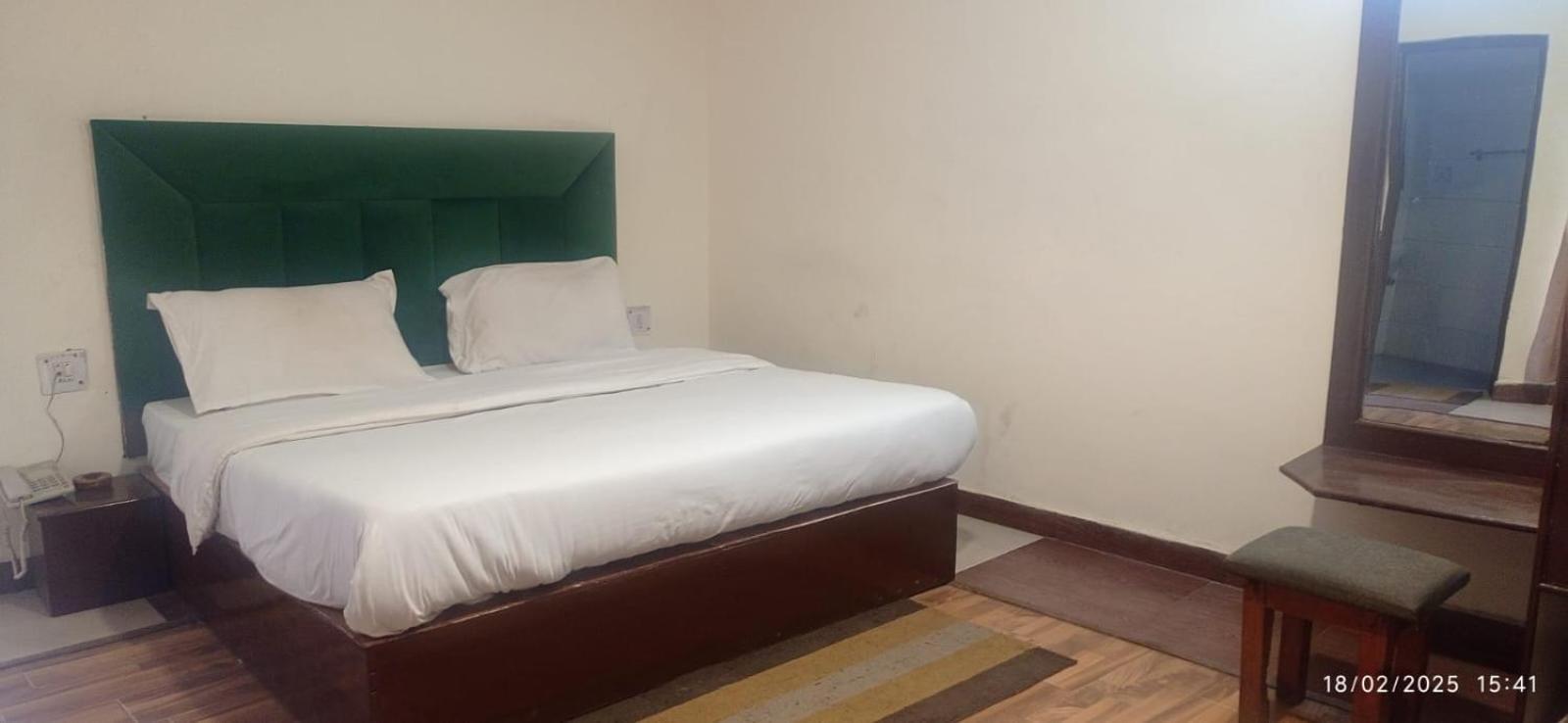 Hostel New Land In Nearby Zingbus