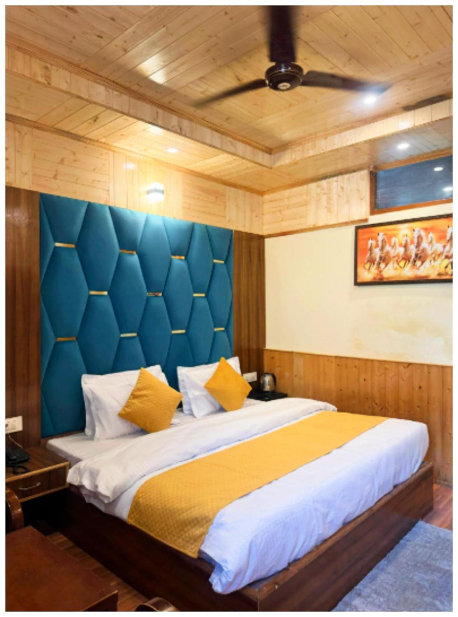 Hotel H A R M O N I Near River And Temple 4*