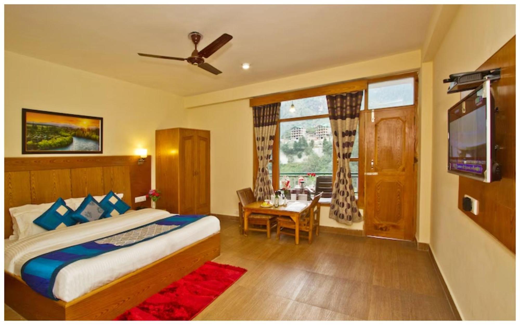 H A R M O N I Near River And Temple 4*