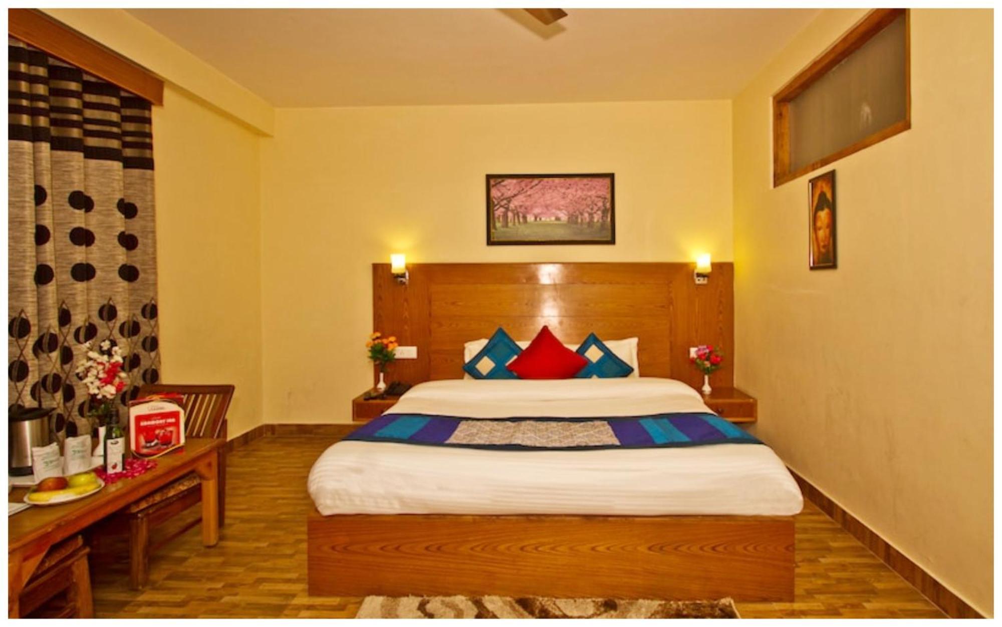 Hotel H A R M O N I Near River And Temple Manali (Himachal Pradesh)
