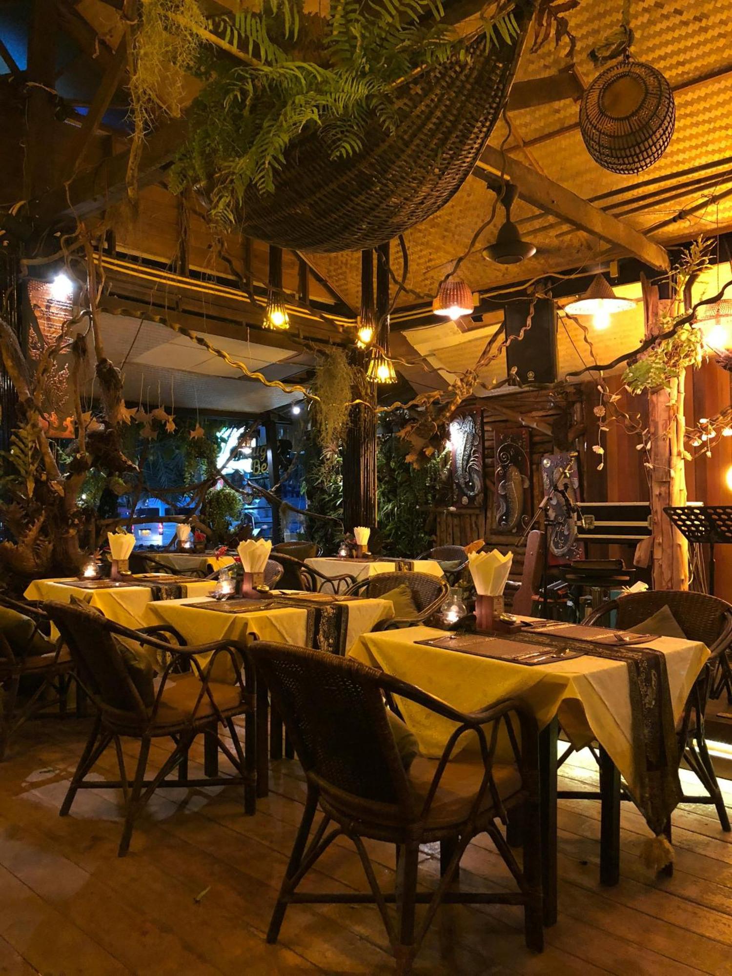 Hotel Riverine Cafe & Riverview Near Mall Road