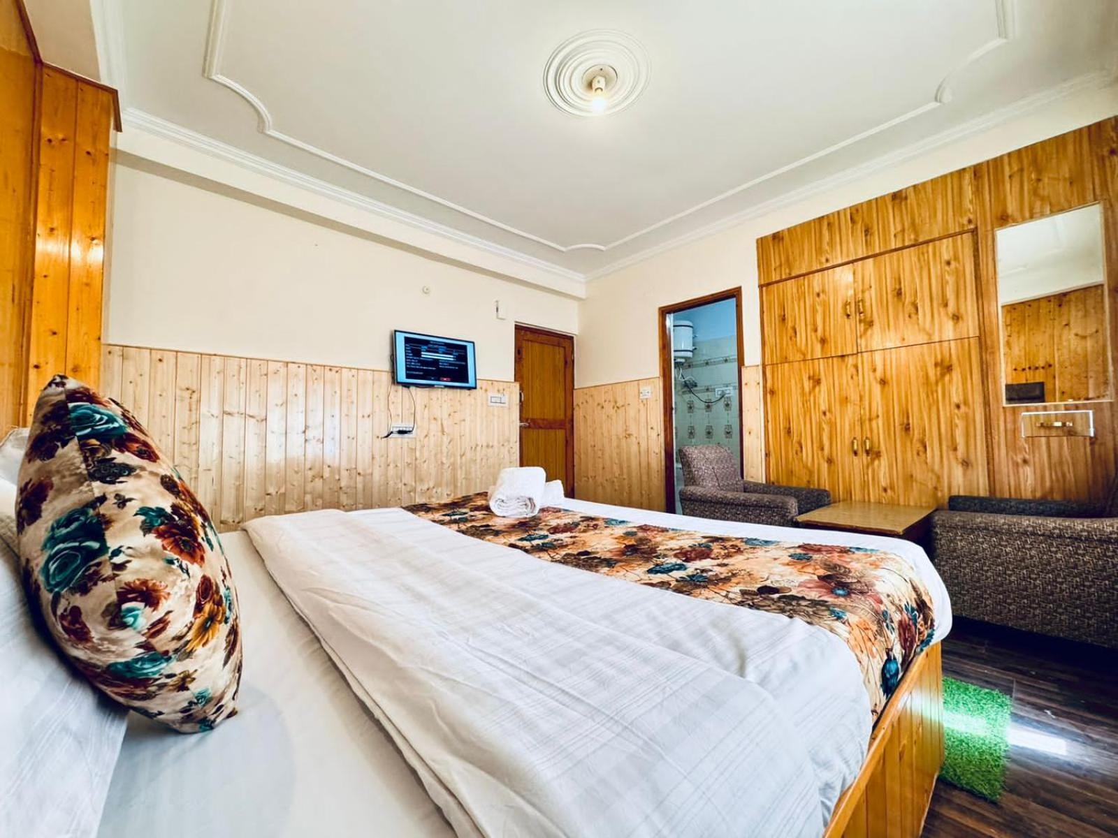 Guest house New Suraj - Near Hadimba Devi Temple