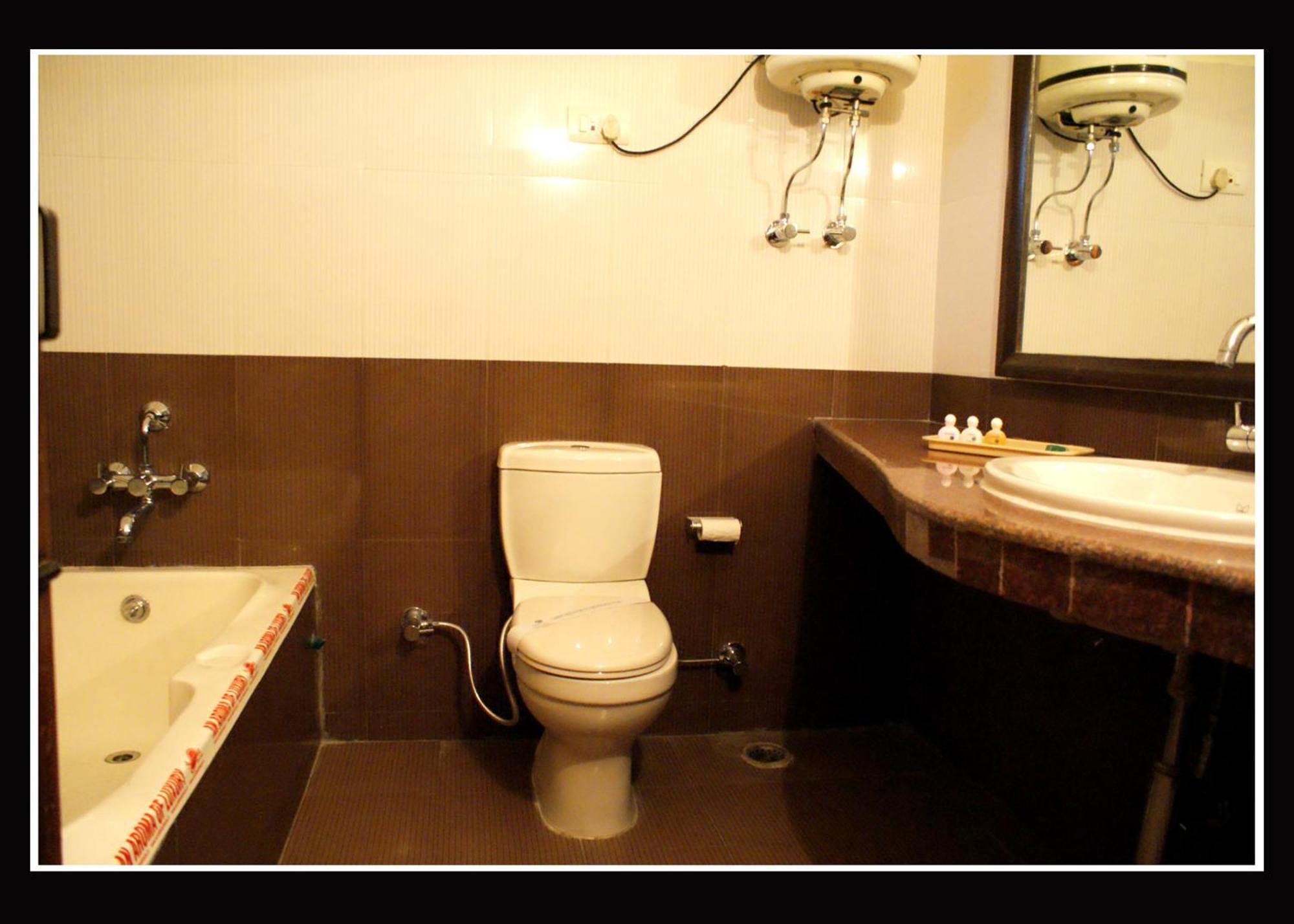 Hotel Glacier Manali (Himachal Pradesh)