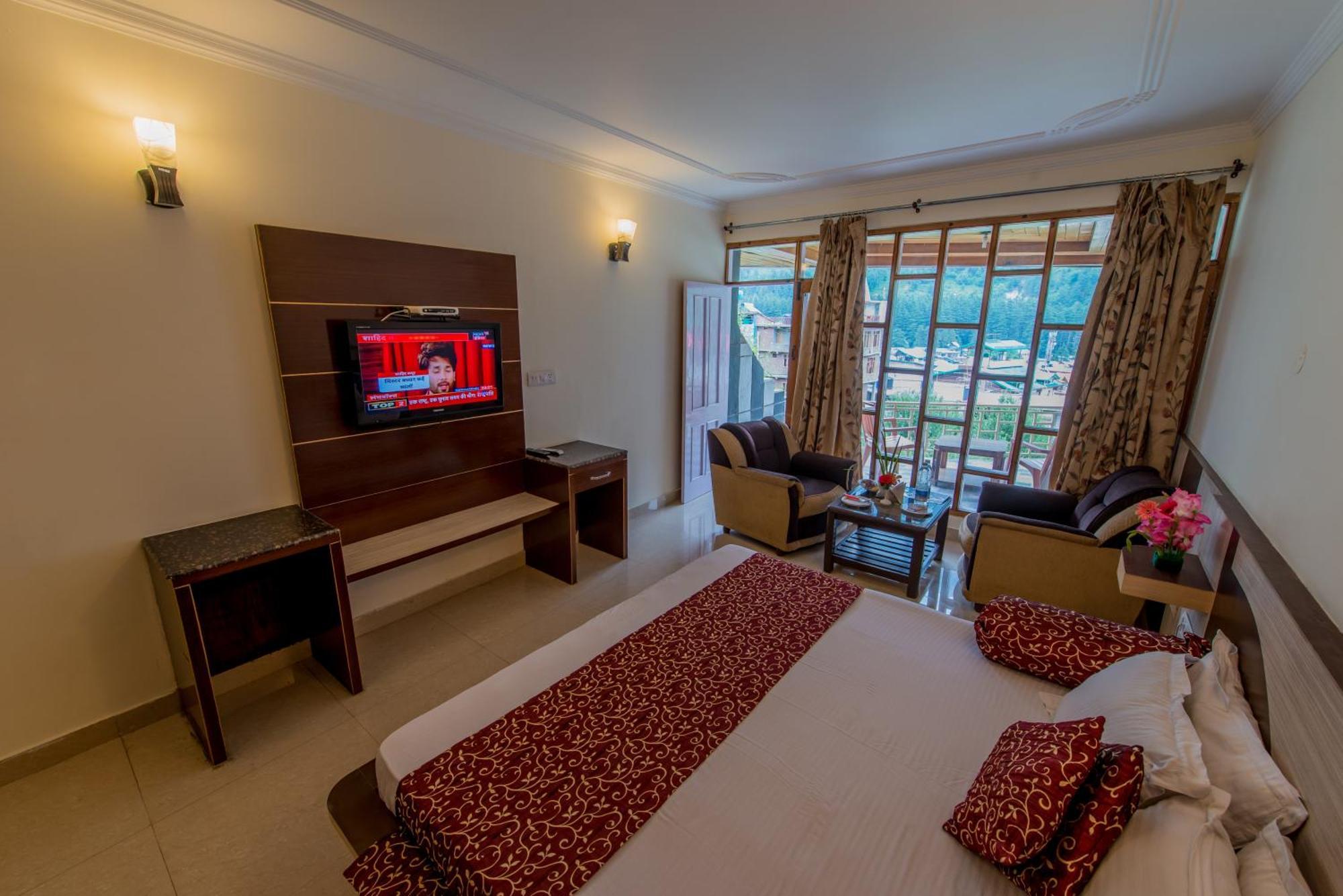 Glacier Hotel 3*
