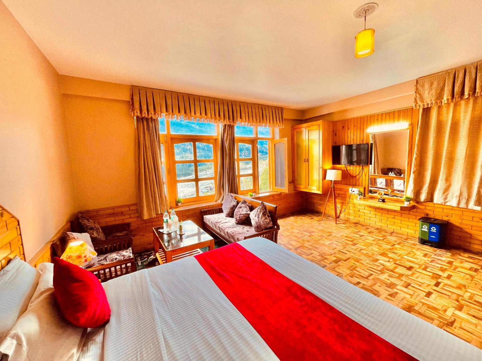 Snow Clad Riverview & Resort, Manali (Himachal Pradesh)