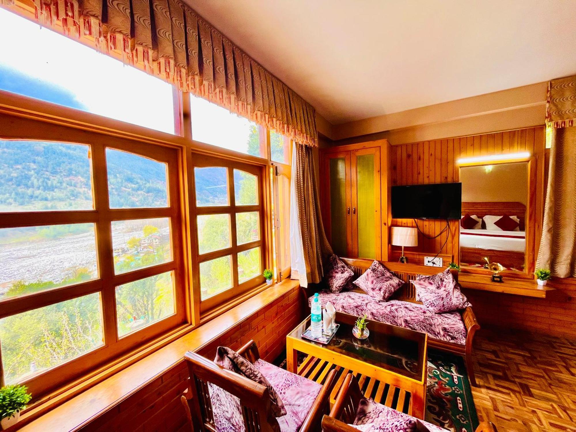 Snow Clad Riverview & Resort, 4* Manali (Himachal Pradesh)