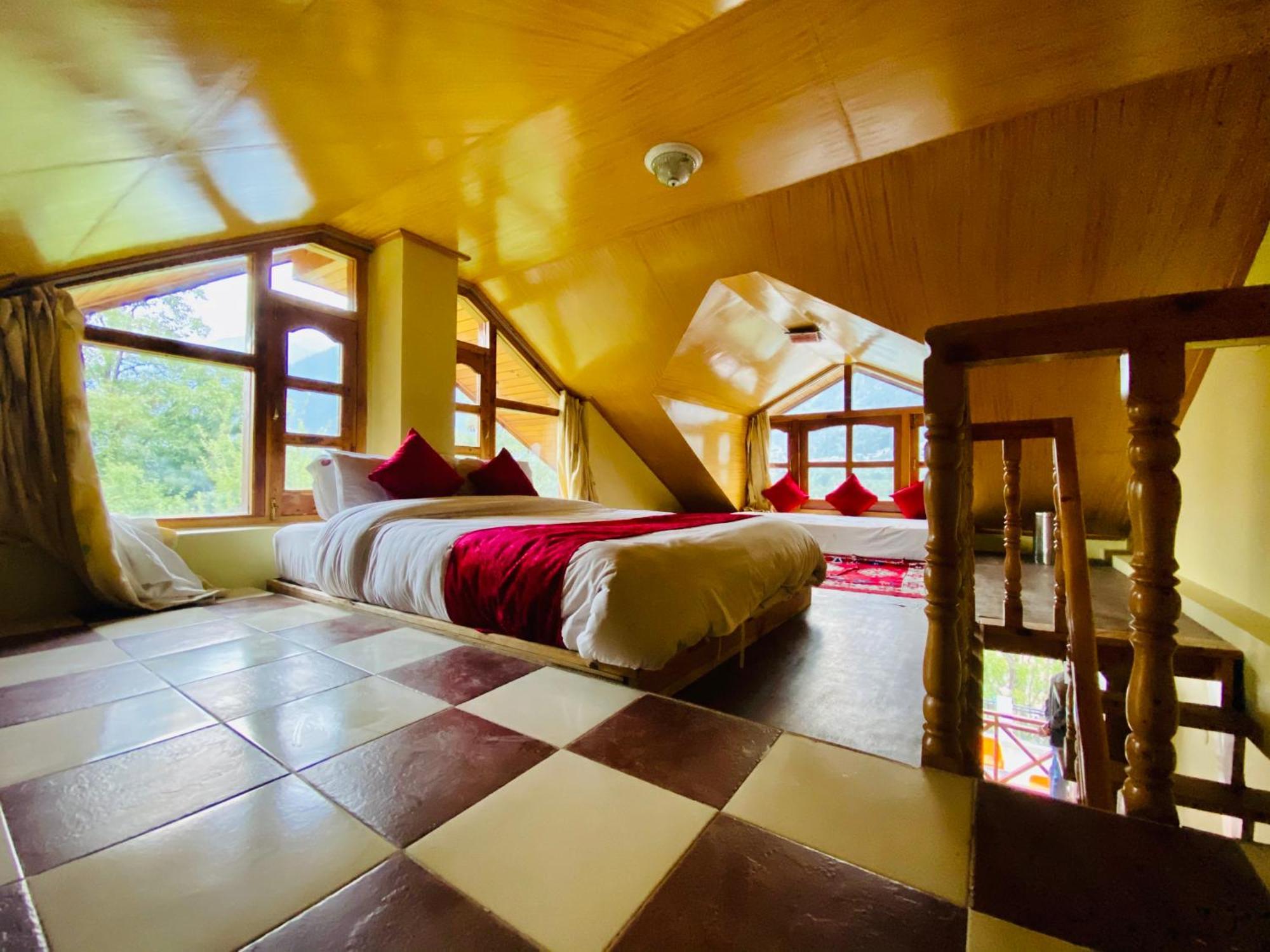 Hotel Snow Clad Riverview & Resort, Manali (Himachal Pradesh)