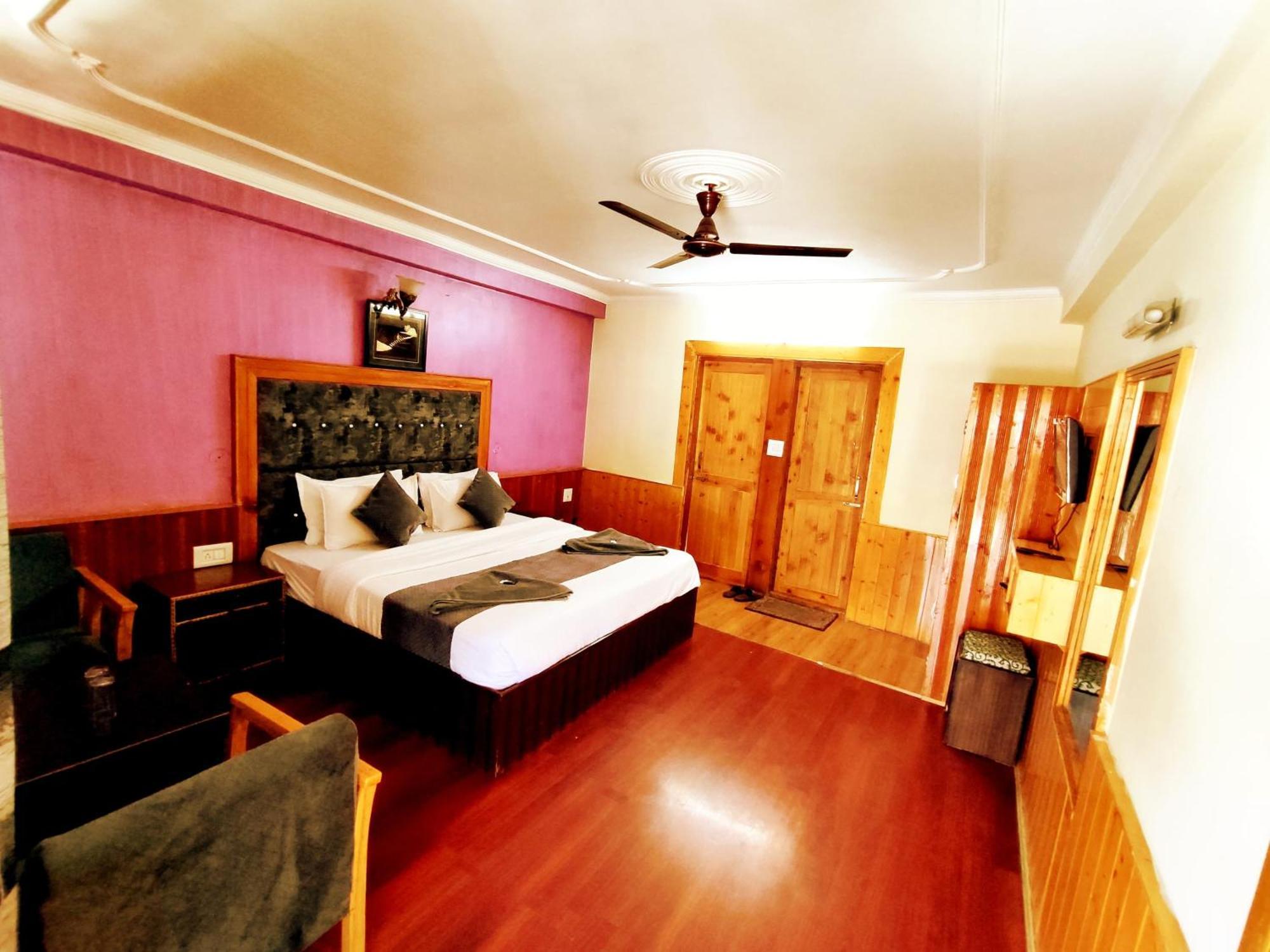 Elena Aastha Regency- A Valley View 3*