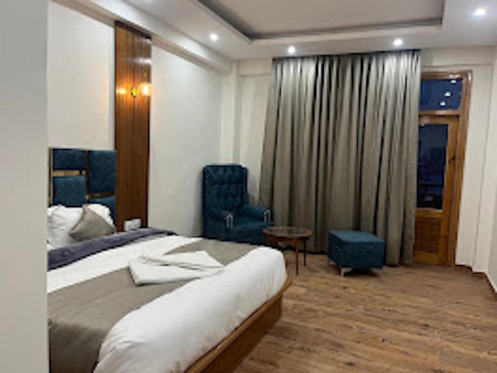 Mountain Majesty'S Inn Rooms & Restaurant Manali (Himachal Pradesh)