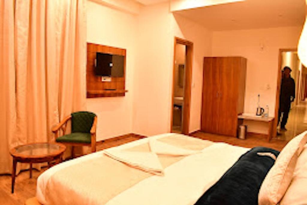 Mountain Majesty'S Inn Rooms & Restaurant Hotel Manali (Himachal Pradesh)