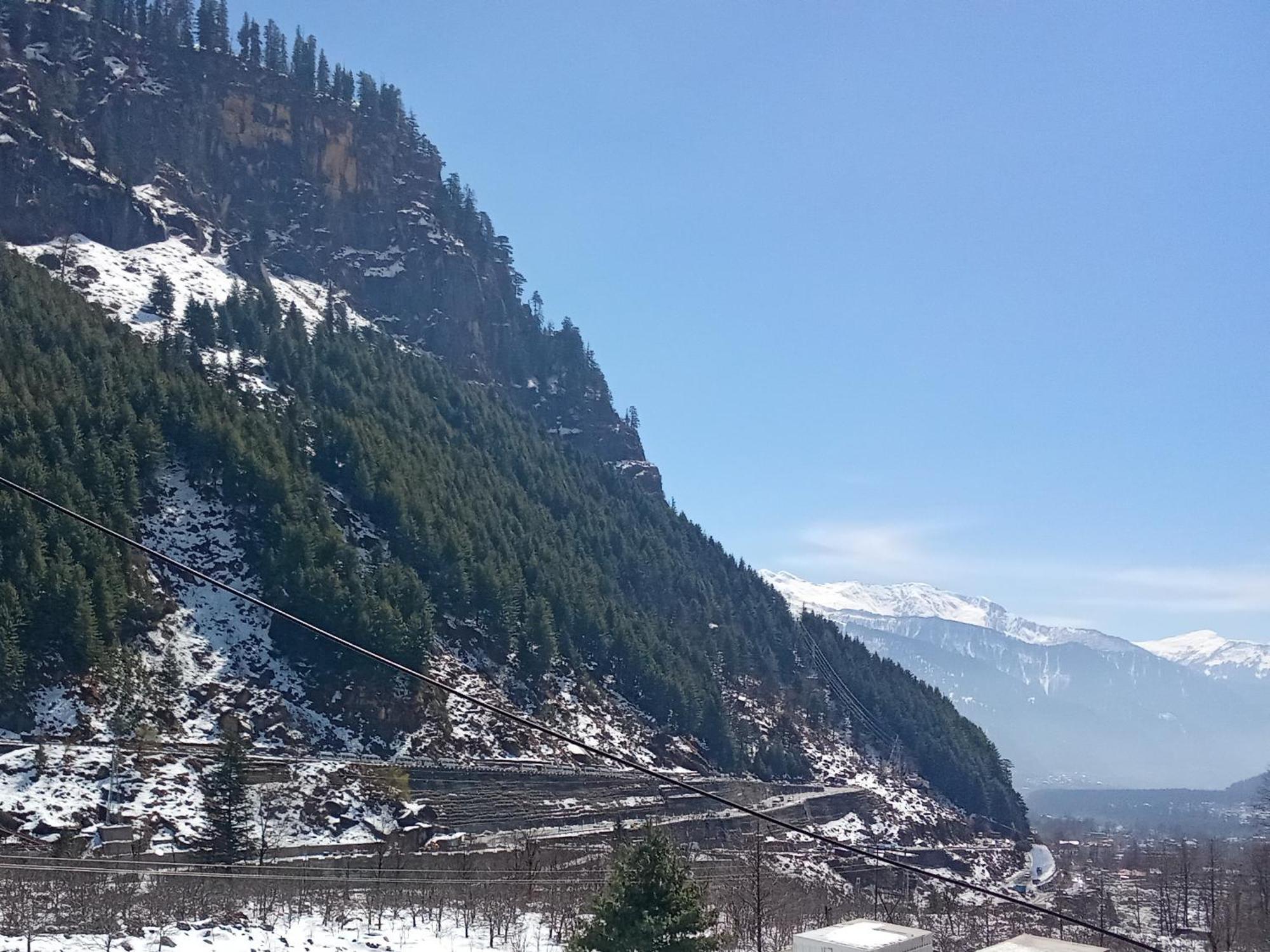 Hotel Skyway Manali (Himachal Pradesh)