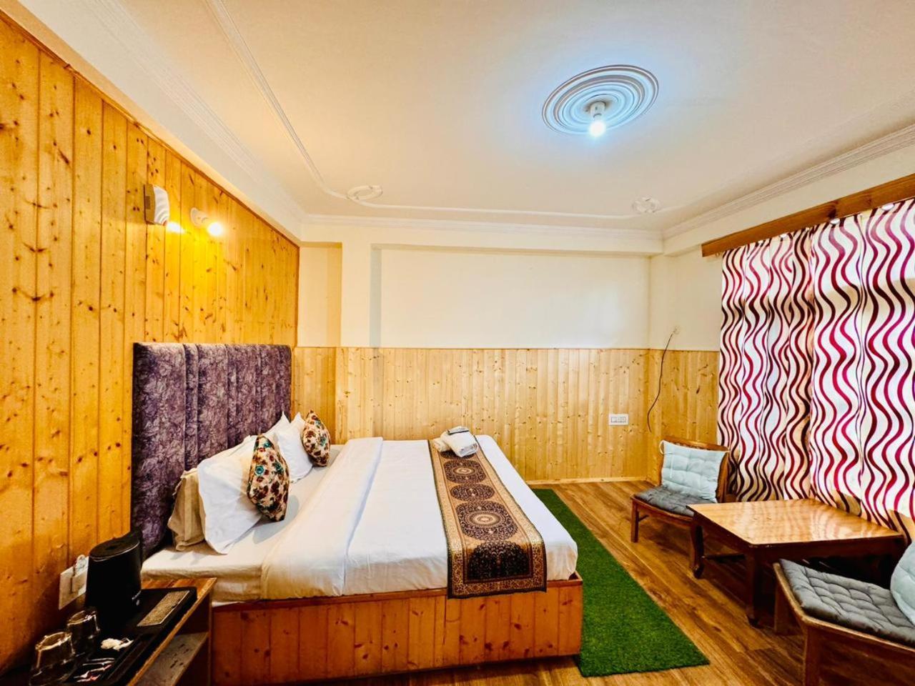 New Suraj - Near Hadimba Devi Temple Guest house *