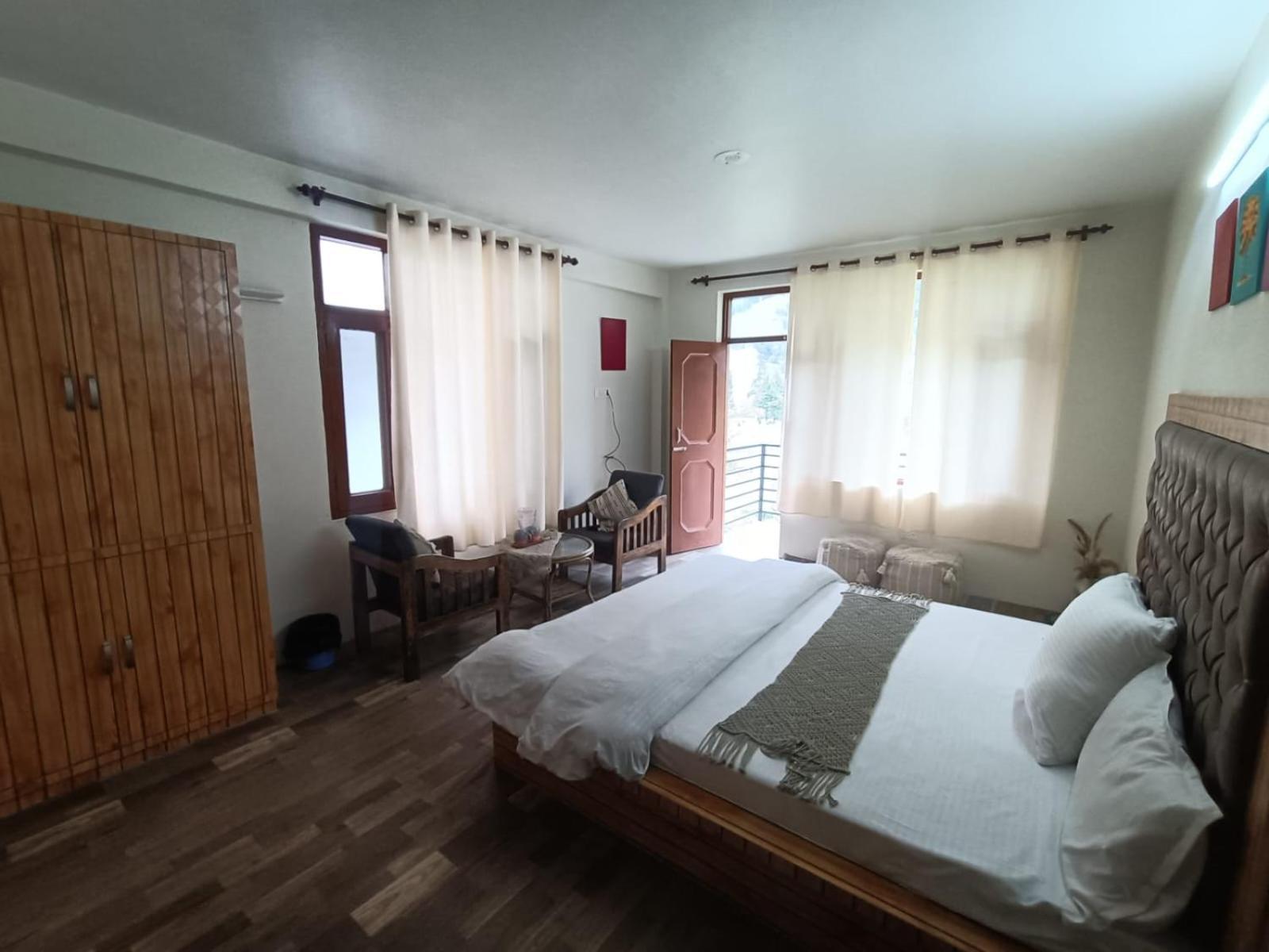 Hostel Farm & Camps