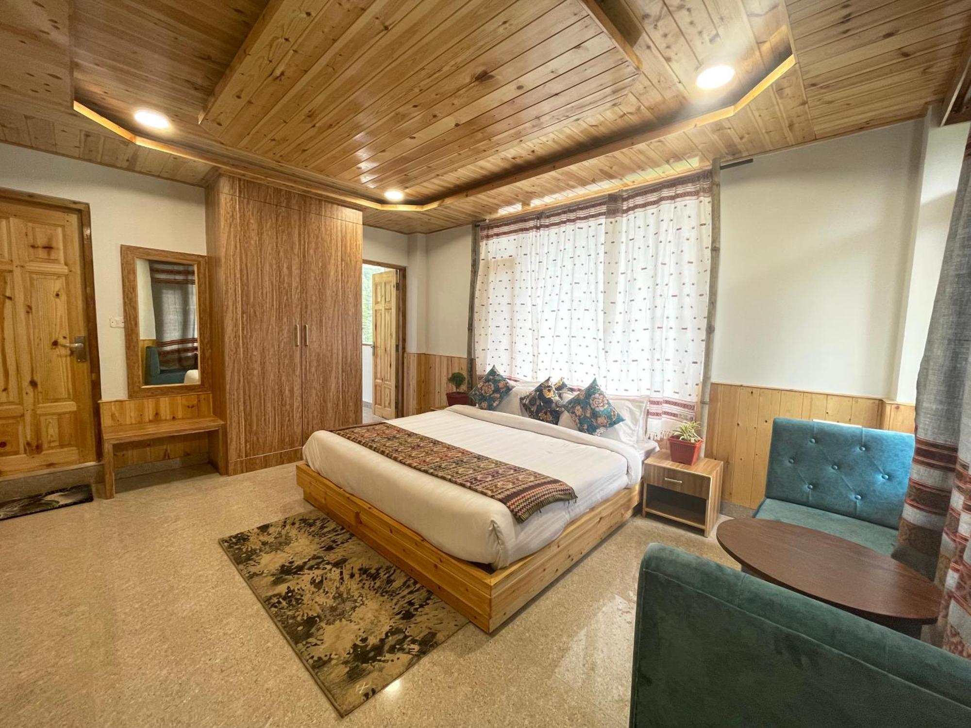 Old By Himalayan Hotels, With Mountain View, Balcony, Terrace And Parking *