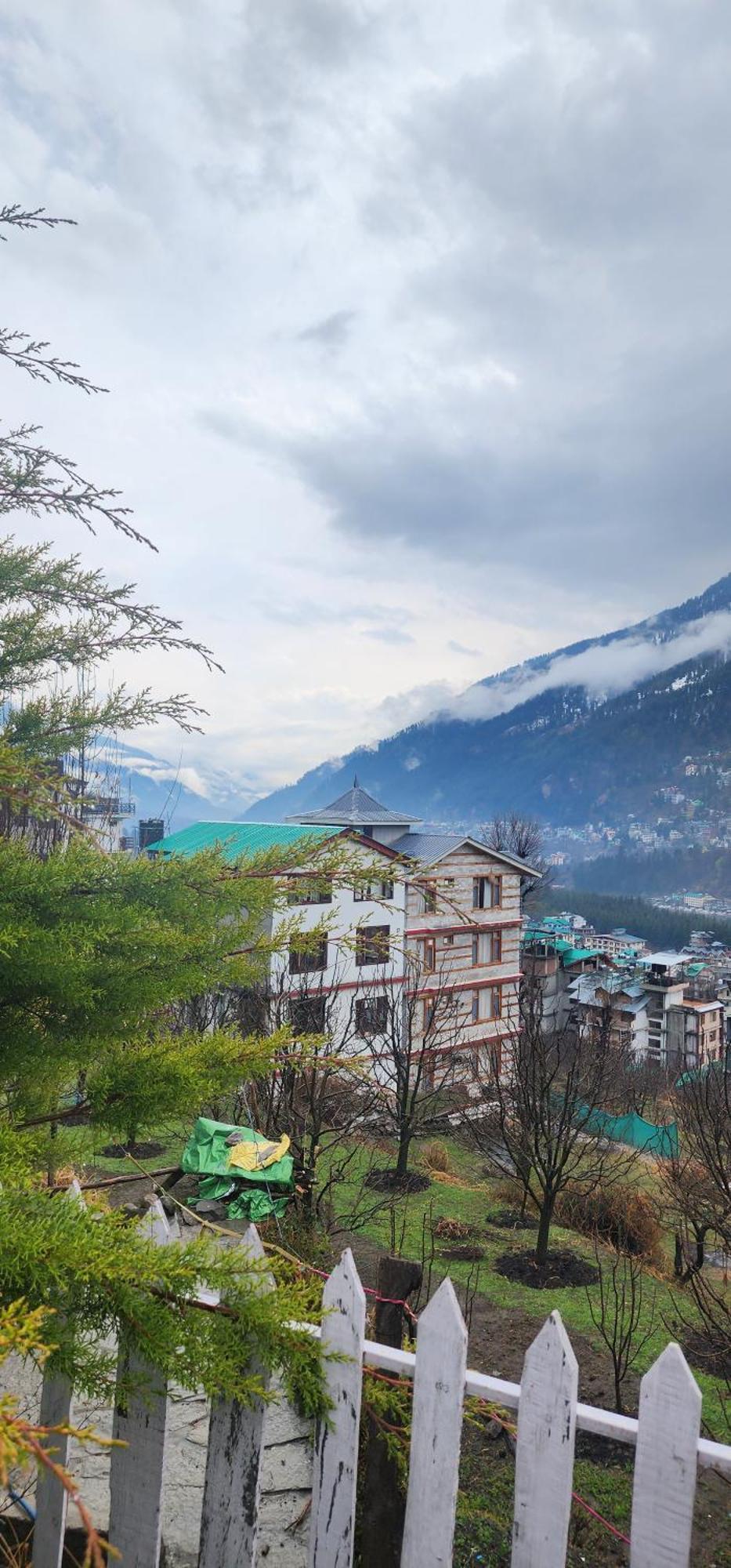 Kaira Huts Manali (Himachal Pradesh)
