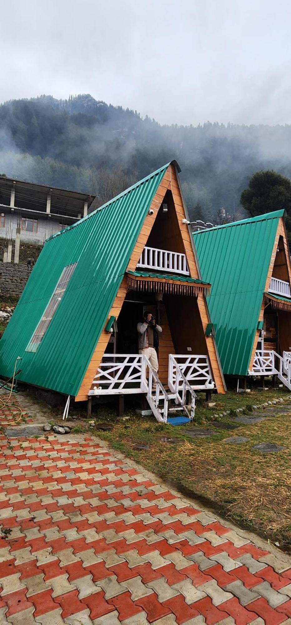 Kaira Huts Chalet *