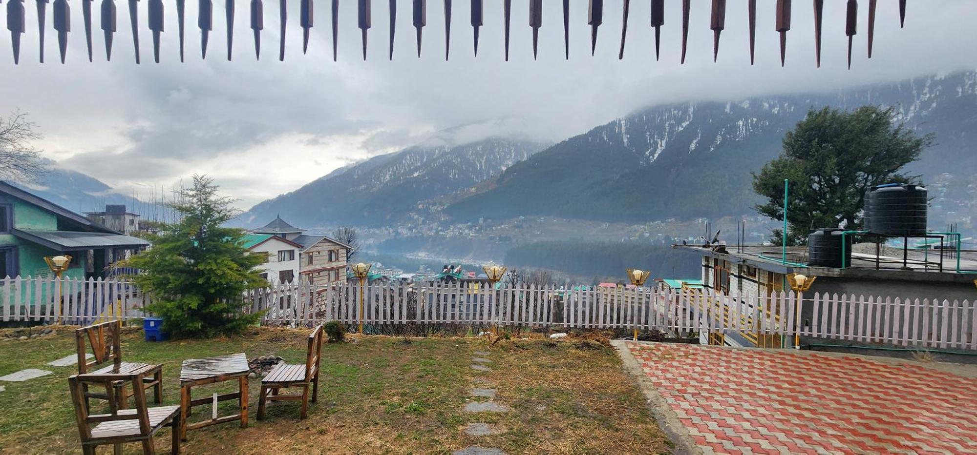 Chalet Kaira Huts Manali (Himachal Pradesh)