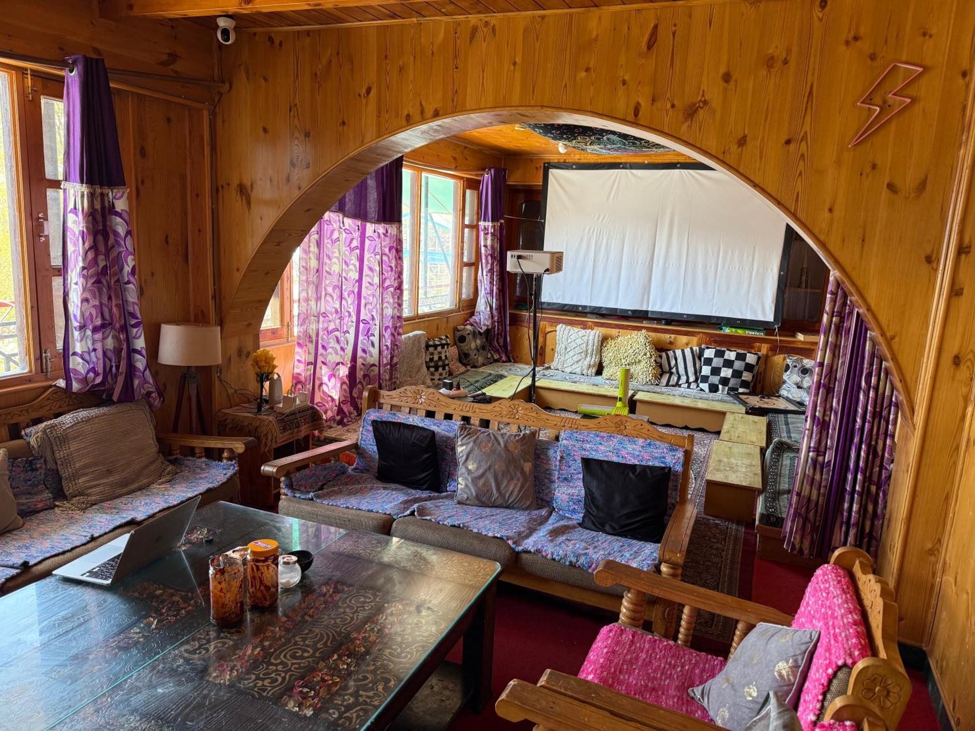 Hotel Hn Manali (Himachal Pradesh)