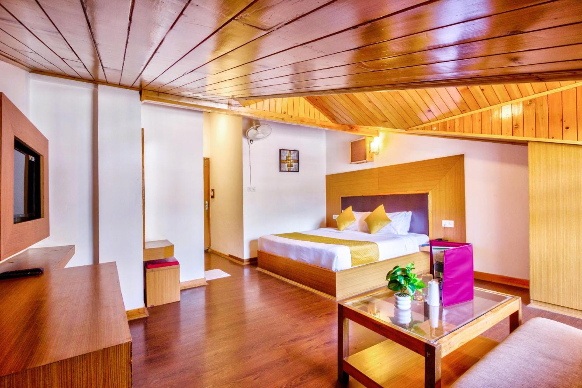 Greenfields Hotel Manali (Himachal Pradesh)