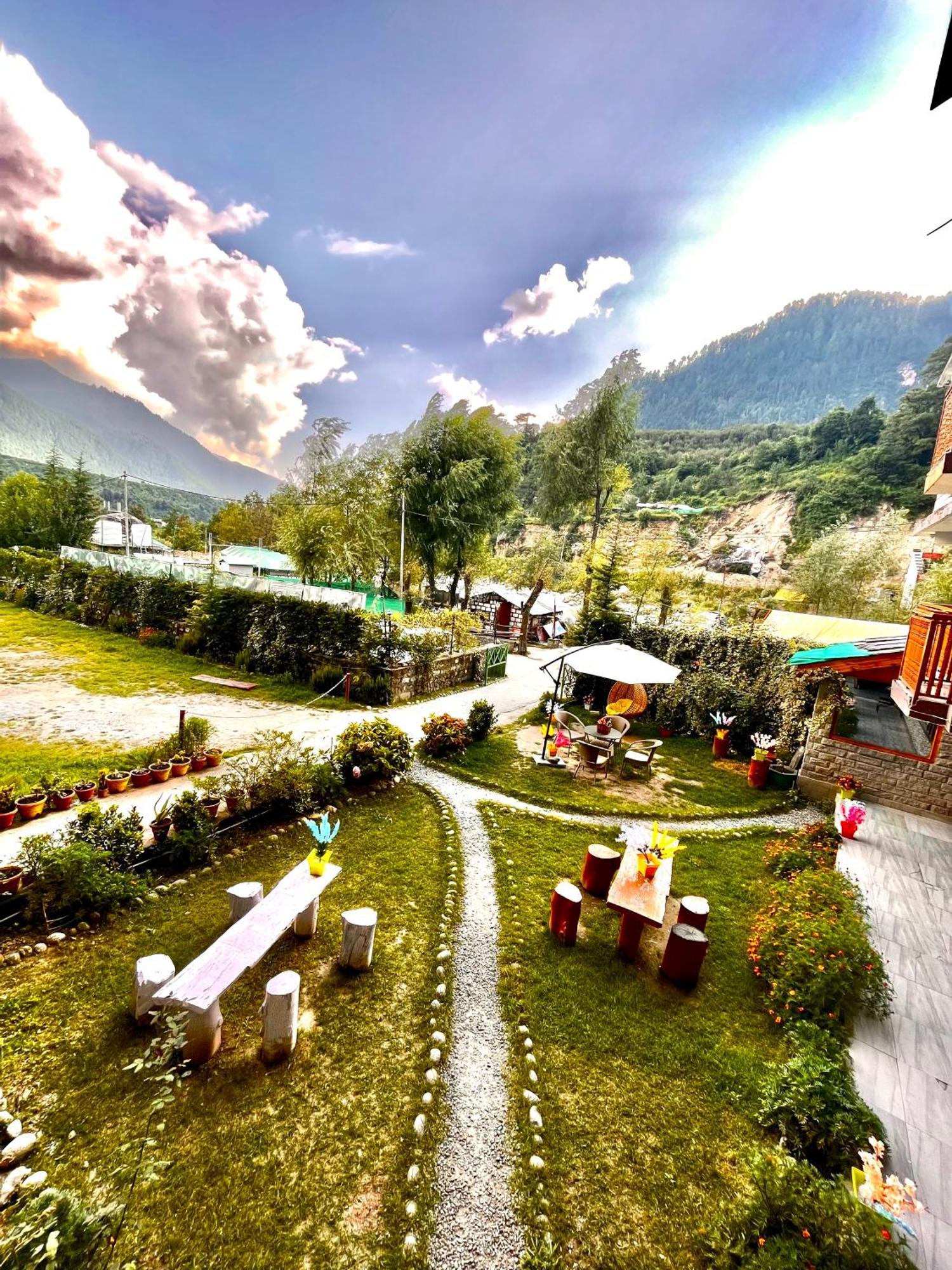Himalayan Resort, - !!riverside !! Big Garden With Bonfire !! Guest Preferred !! Scenic River & Mountain View !! Big Parking !! Luxury Balcony !! Playing Zone !! Of The Year Manali (Himachal Pradesh)