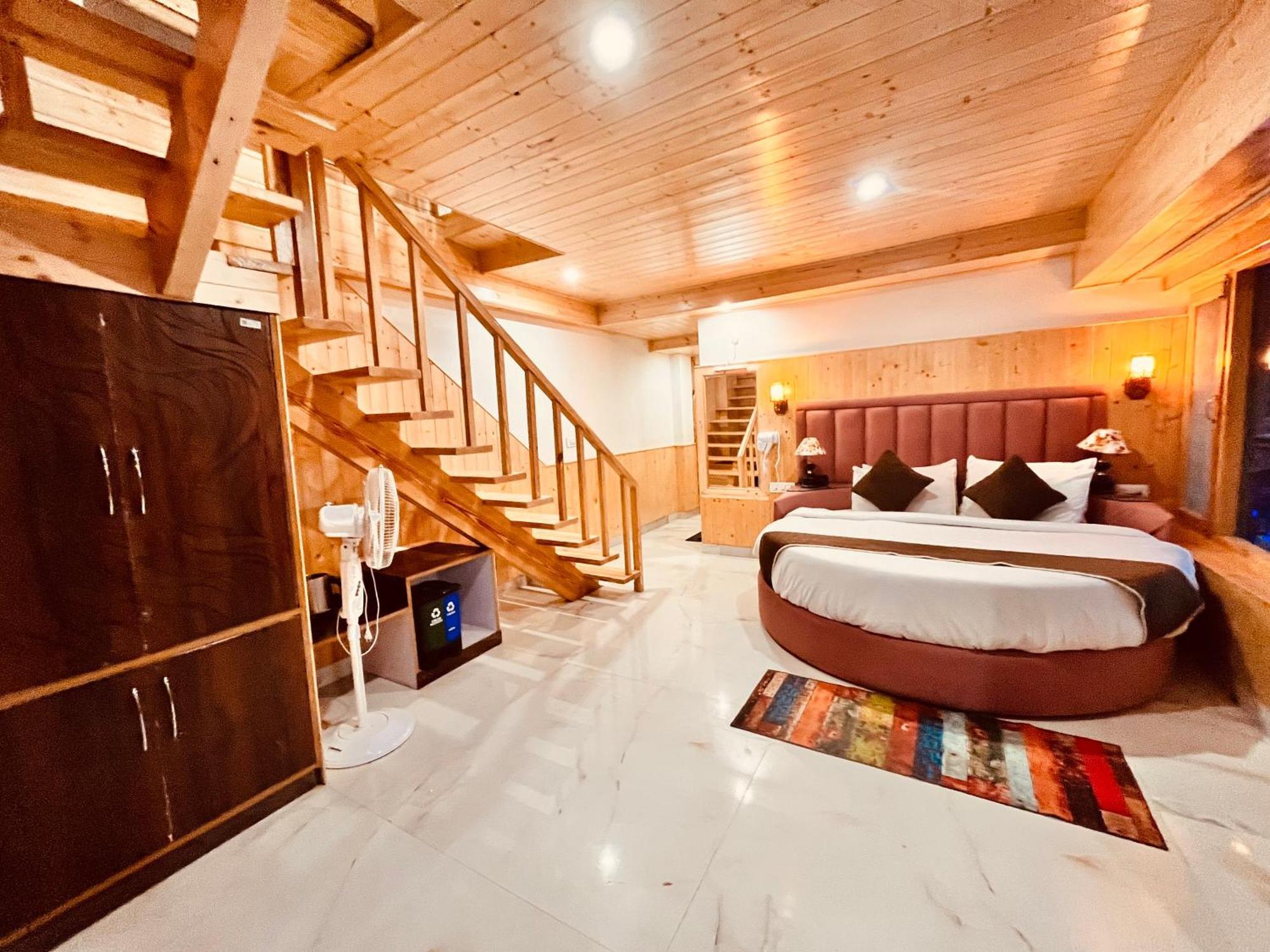 Himalayan Resort, - !!riverside !! Big Garden With Bonfire !! Guest Preferred !! Scenic River & Mountain View !! Big Parking !! Luxury Balcony !! Playing Zone !! Of The Year 4*