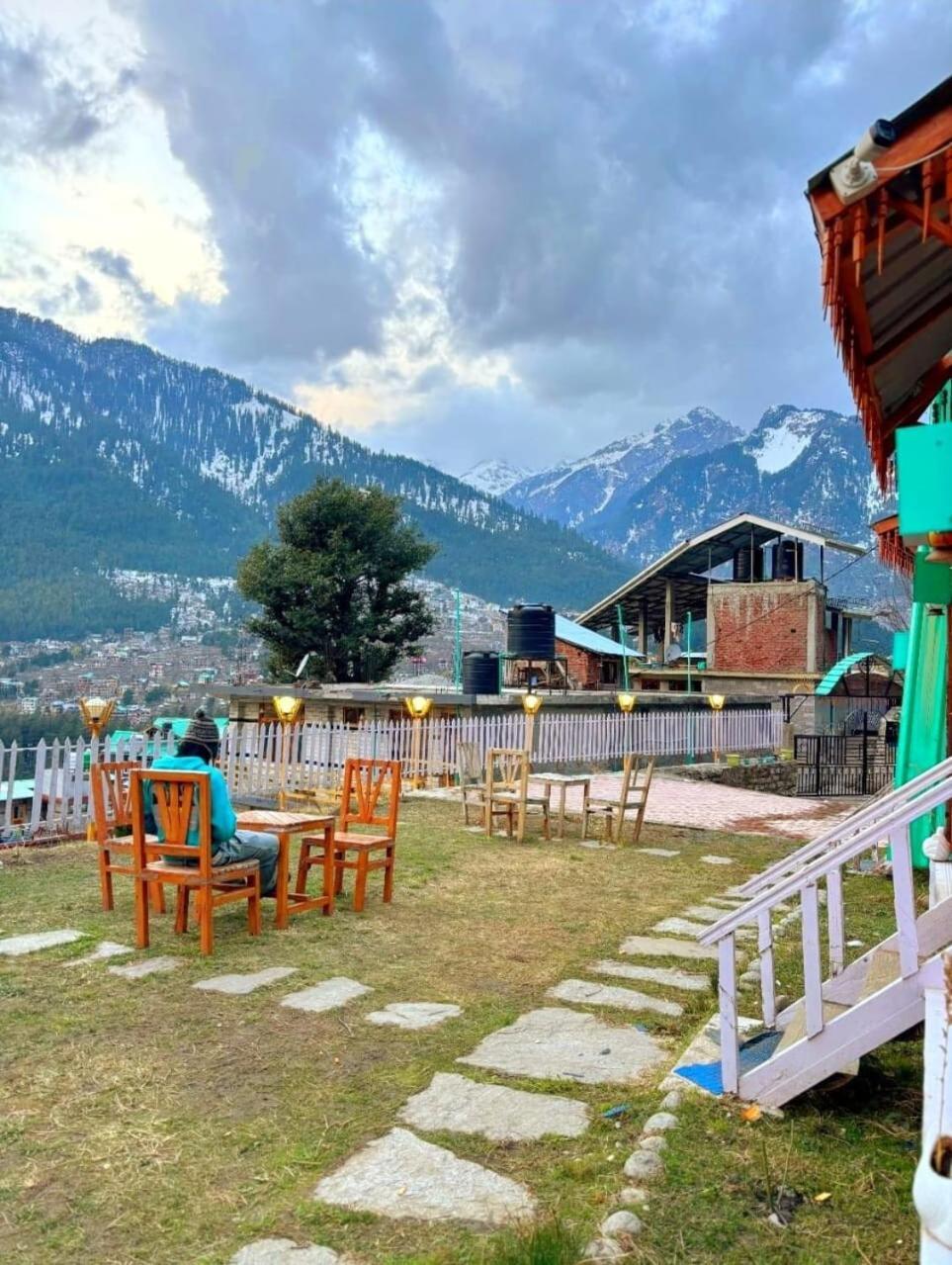 Chalet Kaira Huts Manali (Himachal Pradesh)