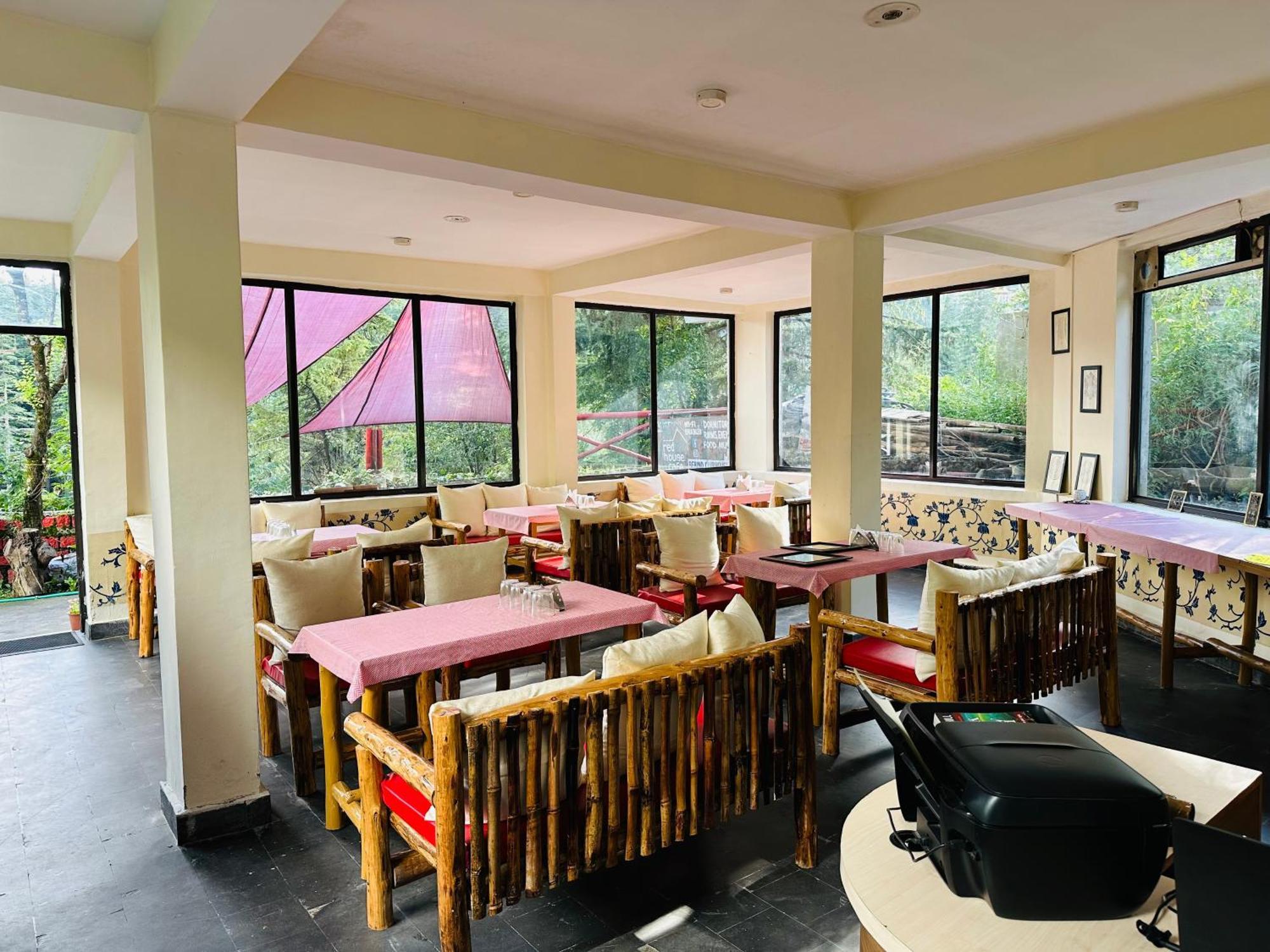 Red House Cafe And Hotel Manali (Himachal Pradesh)