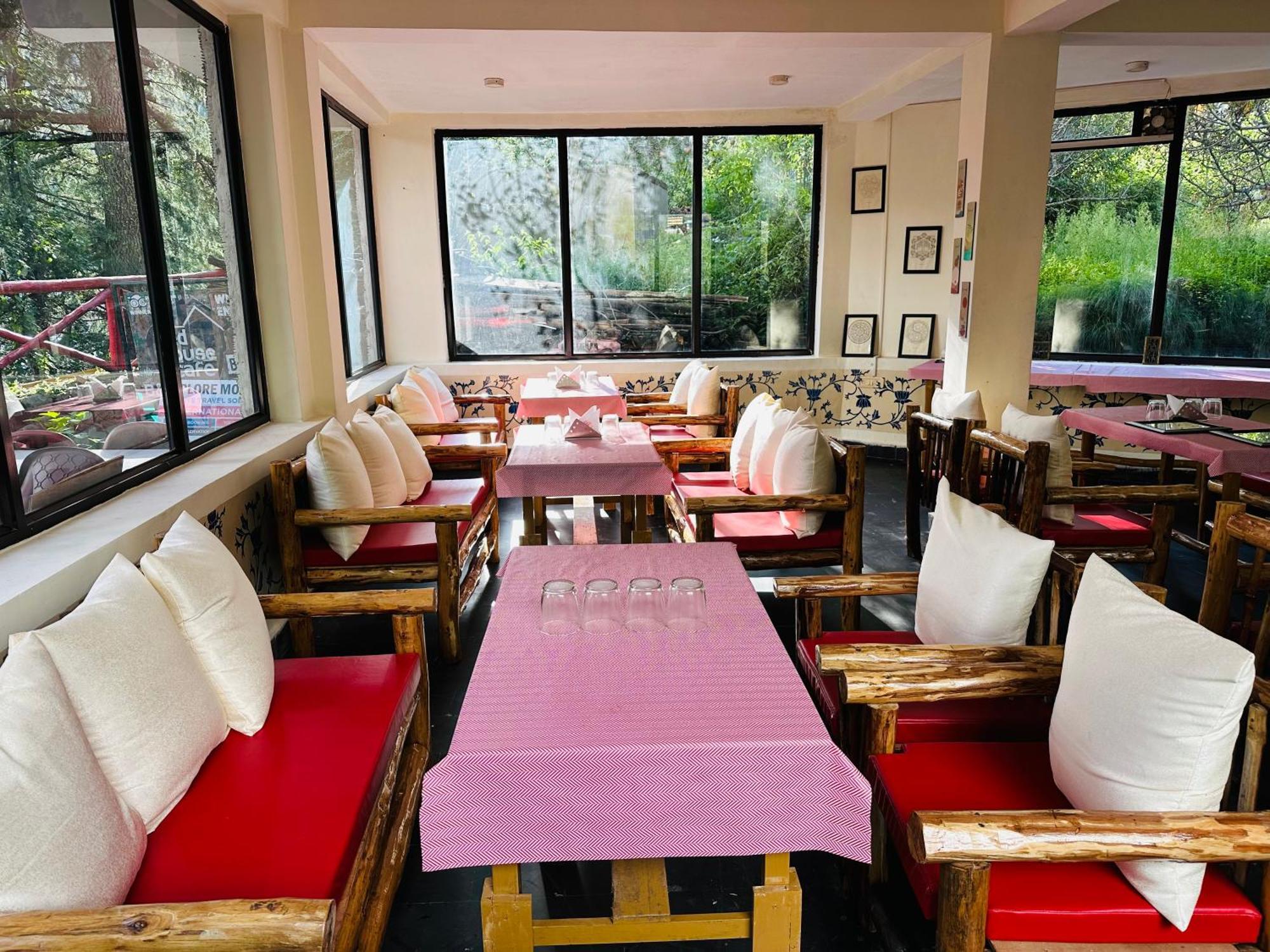 Red House Cafe And *