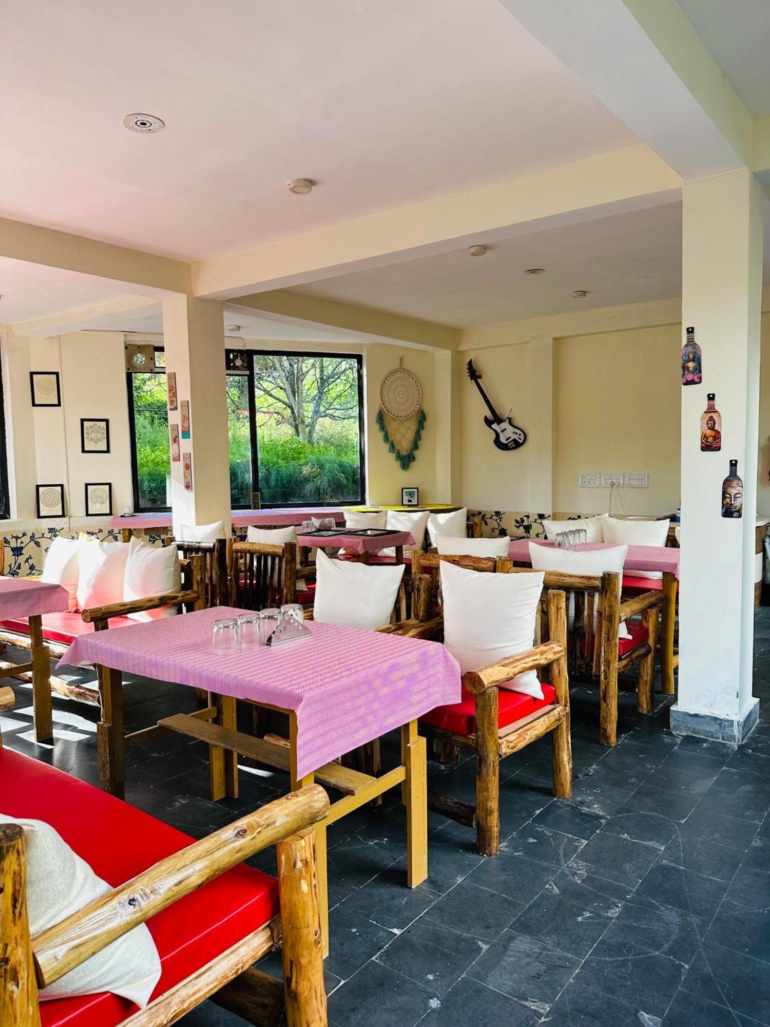 Red House Cafe And * Manali (Himachal Pradesh)